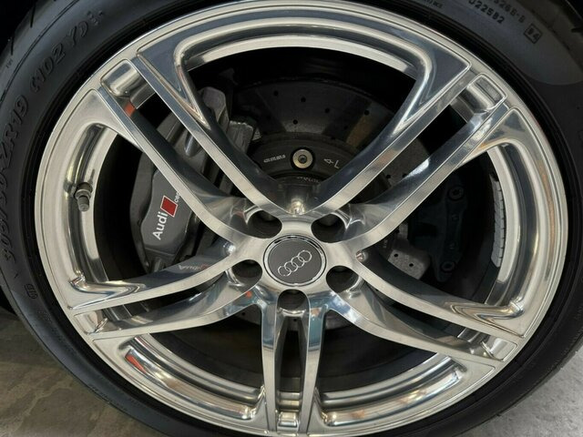 AUDI R8 4.2 FSI V8 quattro Coupé... - Vieglā automašīna: foto 2 AUDI R8 4.2 FSI V8 quattro Coupé... - Vieglā automašīna: foto 2