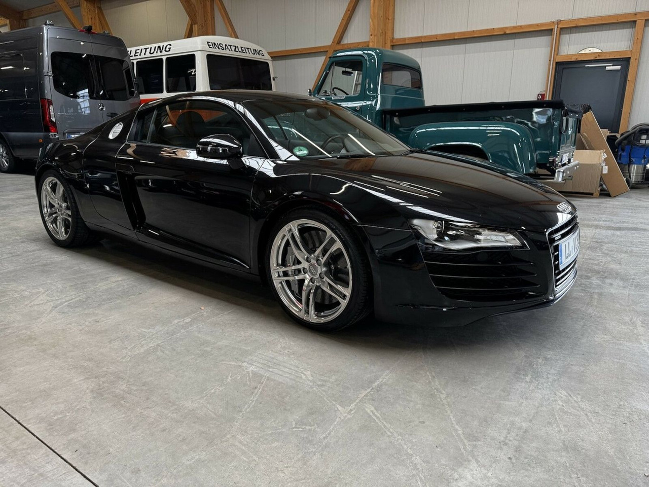 Audi R8 4.2 FSI V8 quattro Coupé - Vieglā automašīna: foto 4 Audi R8 4.2 FSI V8 quattro Coupé - Vieglā automašīna: foto 4