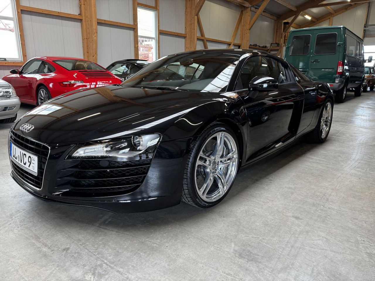 Audi R8 4.2 FSI V8 quattro Coupé - Vieglā automašīna: foto 1 Audi R8 4.2 FSI V8 quattro Coupé - Vieglā automašīna: foto 1