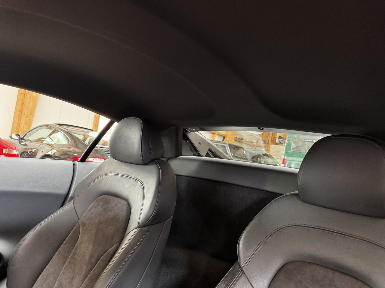 Vieglā automašīna Audi R8 4.2 FSI V8 quattro Coupé: foto 16