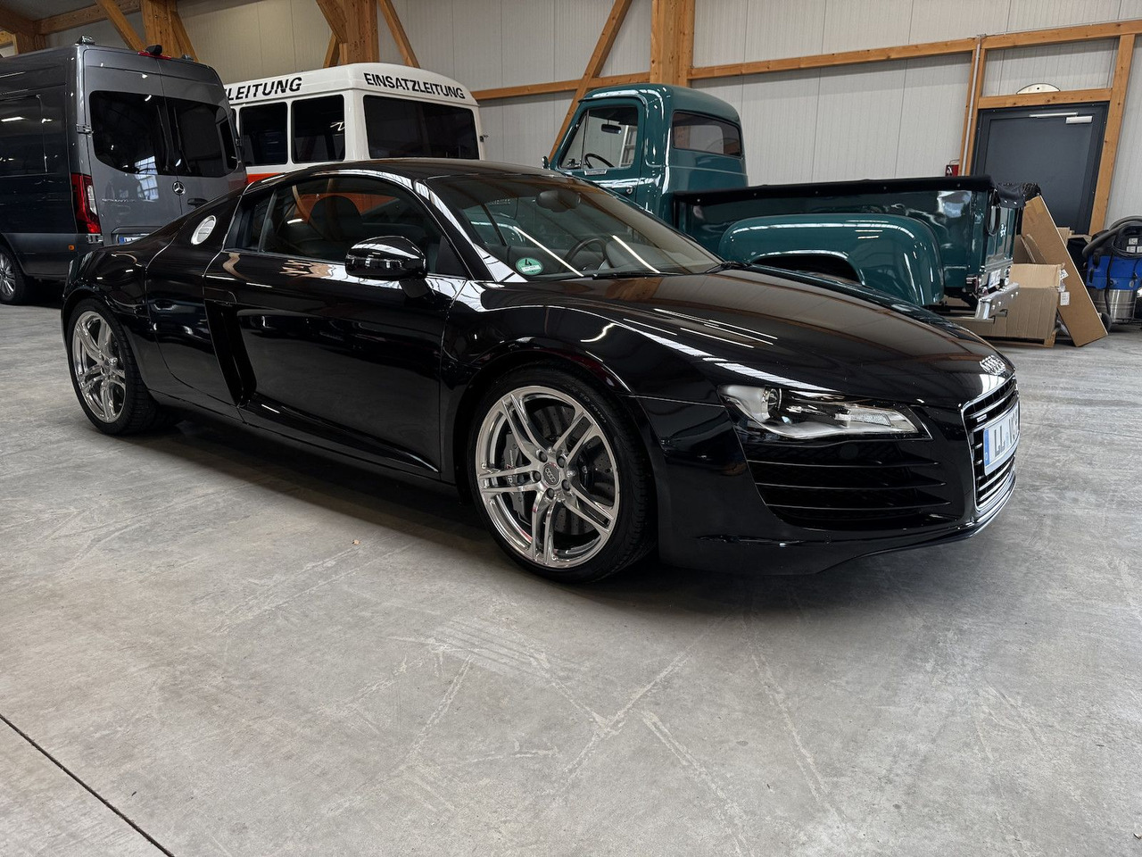 Audi R8 4.2 FSI V8 quattro Coupé - Vieglā automašīna: foto 4 Audi R8 4.2 FSI V8 quattro Coupé - Vieglā automašīna: foto 4