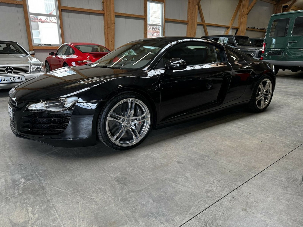 Audi R8 4.2 FSI V8 quattro Coupé - Vieglā automašīna: foto 2 Audi R8 4.2 FSI V8 quattro Coupé - Vieglā automašīna: foto 2