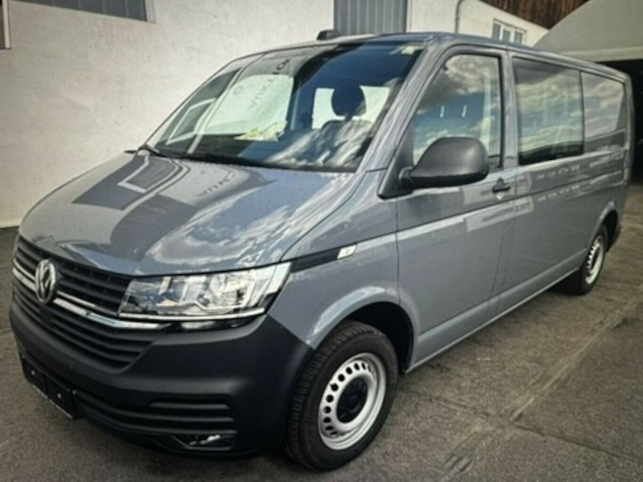 Volkswagen T6.1 Kasten LKW lang 6-Sitzer 2.0 TDI 4Motion - Mazs furgons, Kravas-pasažieru furgons: foto 1 Volkswagen T6.1 Kasten LKW lang 6-Sitzer 2.0 TDI 4Motion - Mazs furgons, Kravas-pasažieru furgons: foto 1