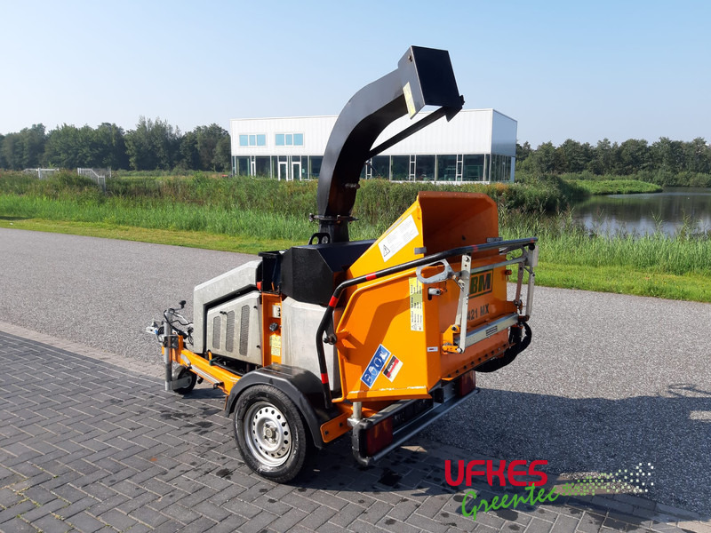 JBM 421 MX - Šķeldotājs: foto 1 JBM 421 MX - Šķeldotājs: foto 1