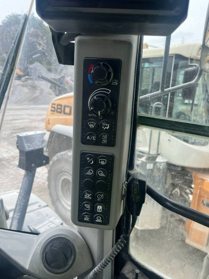 Riteņu iekrāvējs KOMATSU WA475-10EO: foto 22
