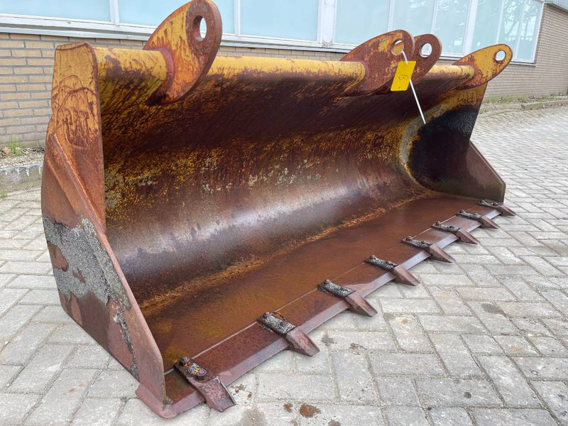 Cat Backhoe bucket - Kauss - Celtniecības tehnika: foto 1 Cat Backhoe bucket - Kauss - Celtniecības tehnika: foto 1