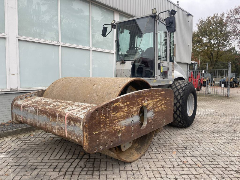 Cat CS 663 E 2002 - Veltnis: foto 1 Cat CS 663 E 2002 - Veltnis: foto 1