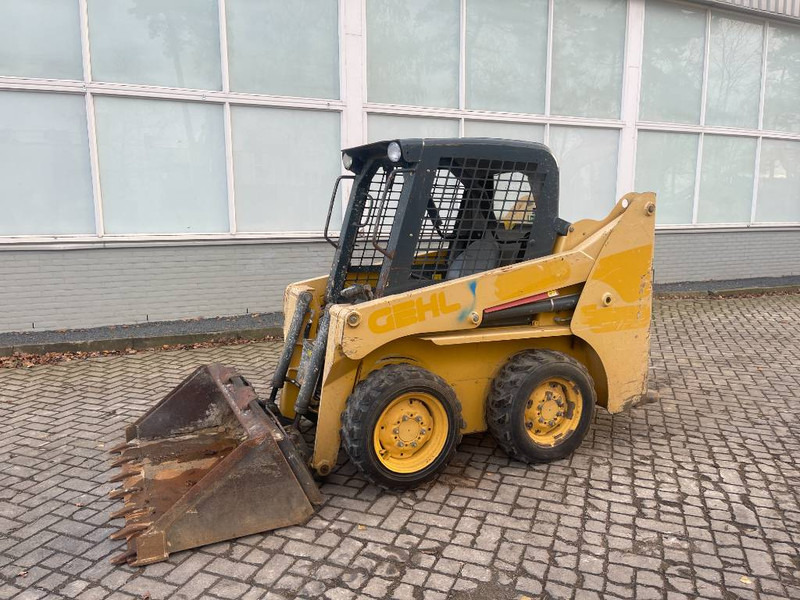 Gehl 3840 E 2015 - Kompaktiekrāvējs: foto 2 Gehl 3840 E 2015 - Kompaktiekrāvējs: foto 2