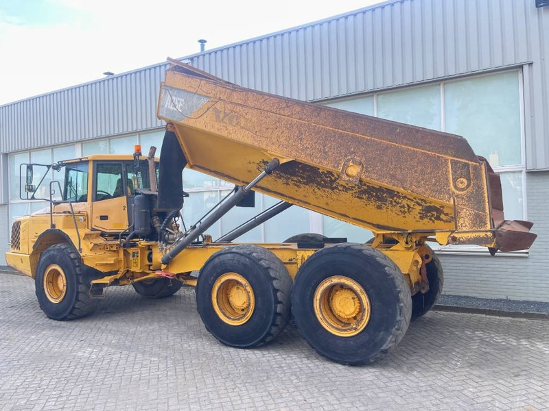 Volvo A25E - Artikulētias pašizgāzējs: foto 3 Volvo A25E - Artikulētias pašizgāzējs: foto 3