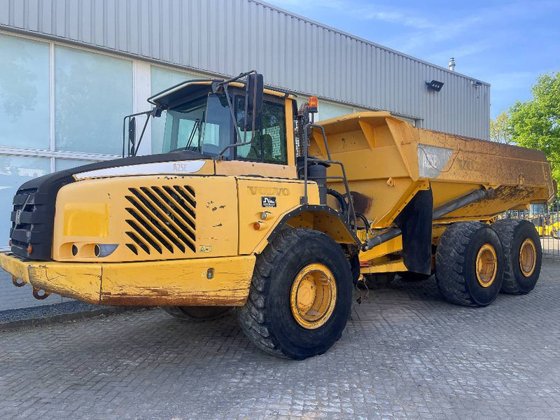 Volvo A25E - Artikulētias pašizgāzējs: foto 5 Volvo A25E - Artikulētias pašizgāzējs: foto 5