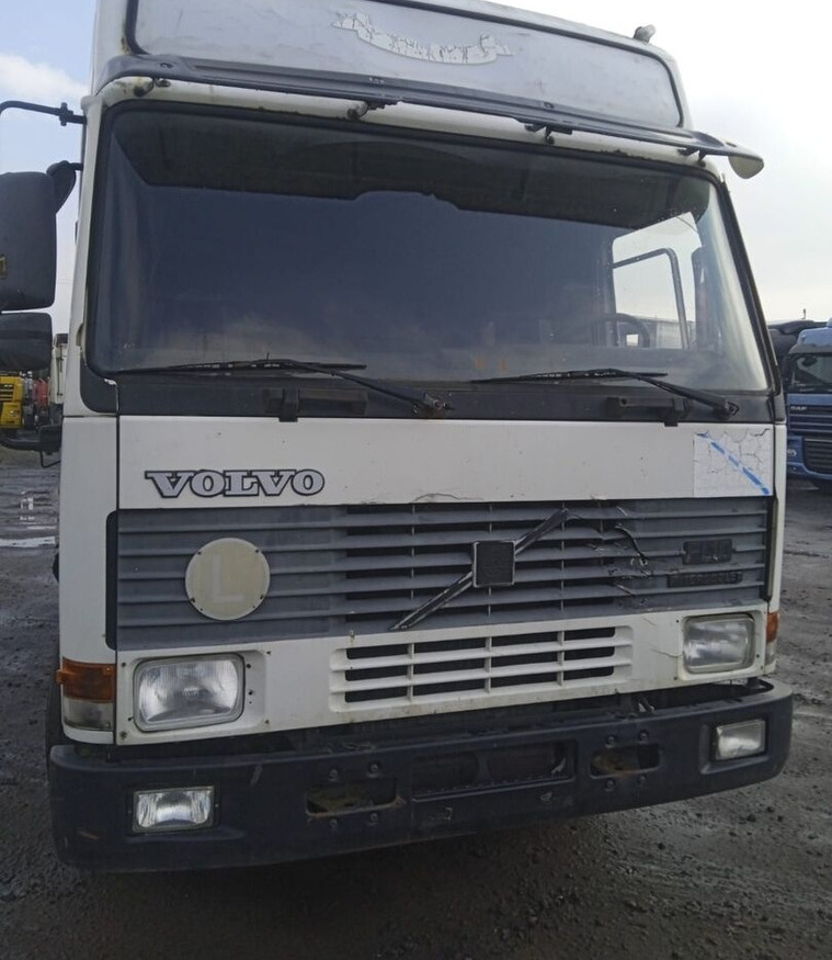 Volvo FL10 - Vilcējs: foto 1 Volvo FL10 - Vilcējs: foto 1