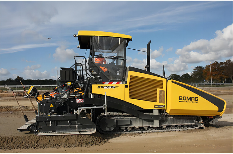 BOMAG BF800C Asphalt Paver Machine Used Asphalt Paver - Asfalta klājējs: foto 1 BOMAG BF800C Asphalt Paver Machine Used Asphalt Paver - Asfalta klājējs: foto 1