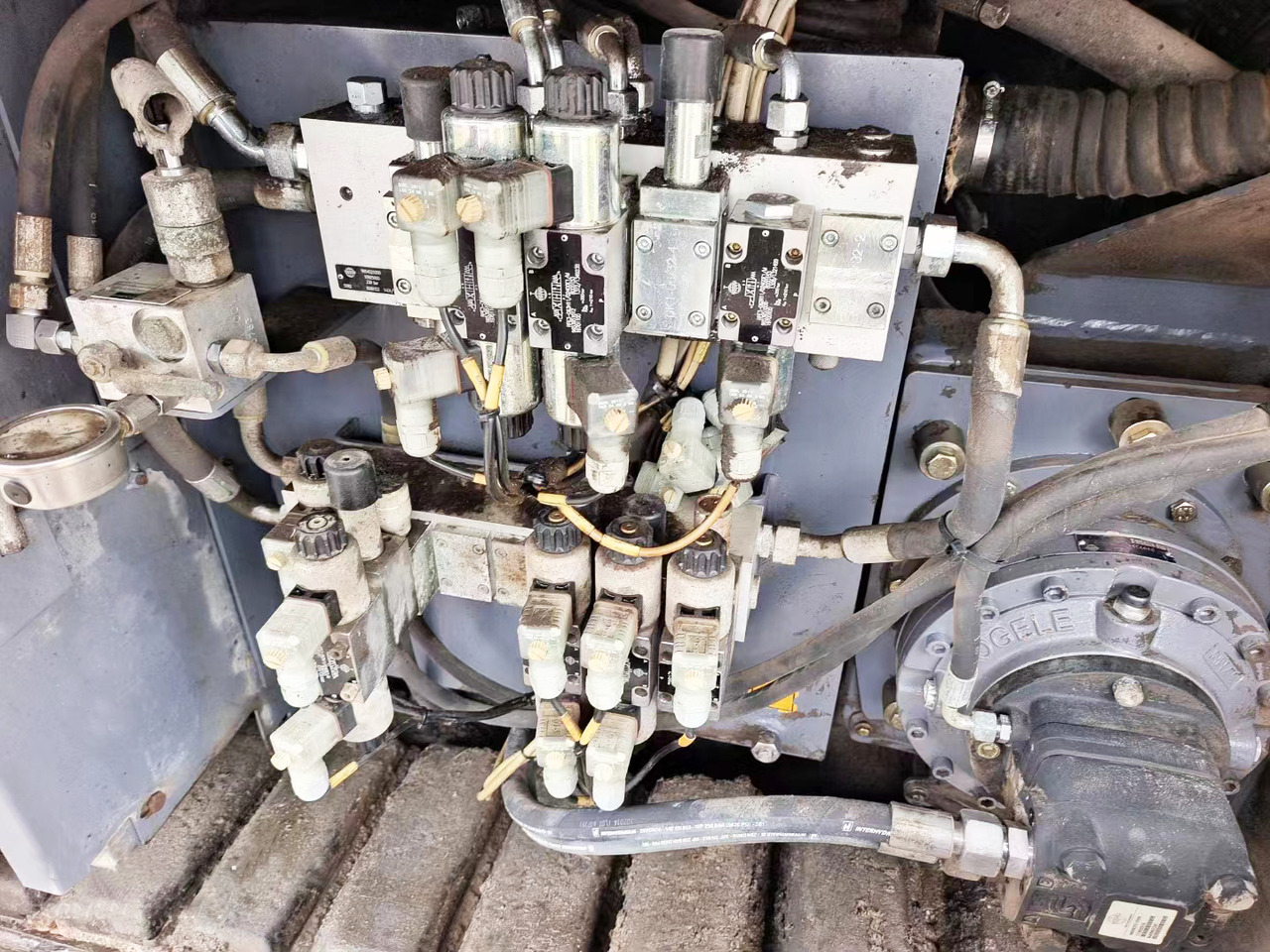 VOGELE S1800-2  Asphalt And Paver Driveway Best Sand To Use For Pavers - Asfalta klājējs: foto 5 VOGELE S1800-2  Asphalt And Paver Driveway Best Sand To Use For Pavers - Asfalta klājējs: foto 5