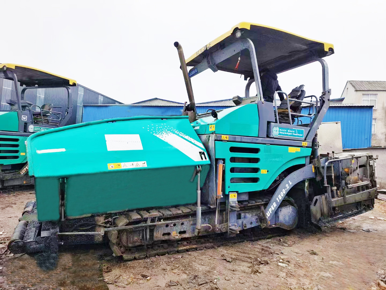 VOGELE S1800-2  Asphalt And Paver Driveway Best Sand To Use For Pavers - Asfalta klājējs: foto 2 VOGELE S1800-2  Asphalt And Paver Driveway Best Sand To Use For Pavers - Asfalta klājējs: foto 2