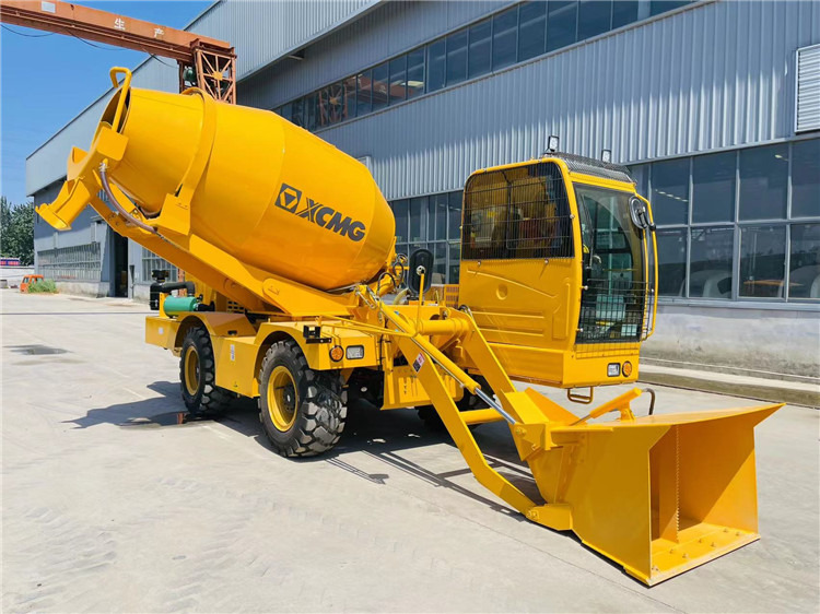 XCMG 4m3 Self-Loading Mobile Concrete Mixer Truck Automatic Concrete Mixer for Sale - Betona maisītājs: foto 4 XCMG 4m3 Self-Loading Mobile Concrete Mixer Truck Automatic Concrete Mixer for Sale - Betona maisītājs: foto 4