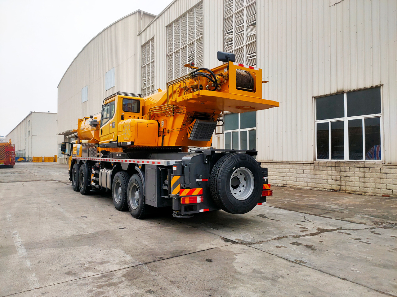 XCMG Factory Hydraulic Crane Telescopic Boom XCT100L7_1 Used 100 Ton Truck Crane For Sale - Autoceltnis: foto 3 XCMG Factory Hydraulic Crane Telescopic Boom XCT100L7_1 Used 100 Ton Truck Crane For Sale - Autoceltnis: foto 3