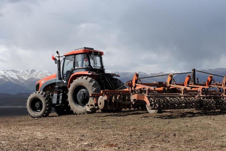 Jaunā Traktors XCMG Factory KAT1204 Farm Tractor 4x4 Agriculture Machinery Tractors for Sale Price: foto 5