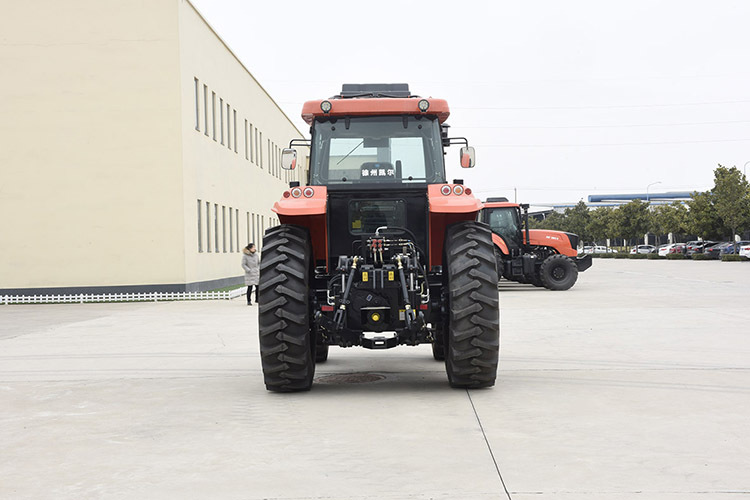 Jaunā Traktors XCMG Factory KAT1204 Farm Tractor 4x4 Agriculture Machinery Tractors for Sale Price: foto 4