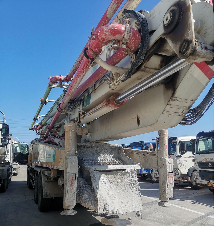 XCMG Factory Second Hand Hydraulic Concrete Pump HB62V 62m Cement Punp Truck For Sale - Betona sūknis: foto 5 XCMG Factory Second Hand Hydraulic Concrete Pump HB62V 62m Cement Punp Truck For Sale - Betona sūknis: foto 5