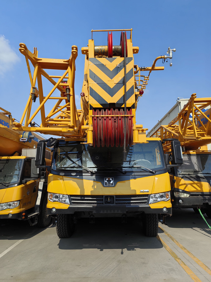 XCMG Factory Second Hand Mobile Truck Crane QAY200 200 Ton All Terrain Cranes In Good Condition - Visurgājējs celtnis: foto 4 XCMG Factory Second Hand Mobile Truck Crane QAY200 200 Ton All Terrain Cranes In Good Condition - Visurgājējs celtnis: foto 4
