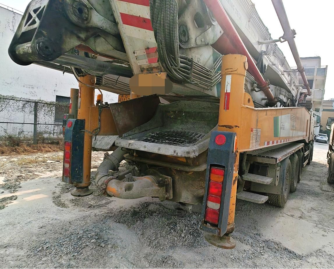 XCMG Manufacturer Second Hand 67m Diesel Hydraulic Concrete Pump HB67V Truck Mounted Concrete Pump Hot Sale - Betona sūknis: foto 2 XCMG Manufacturer Second Hand 67m Diesel Hydraulic Concrete Pump HB67V Truck Mounted Concrete Pump Hot Sale - Betona sūknis: foto 2