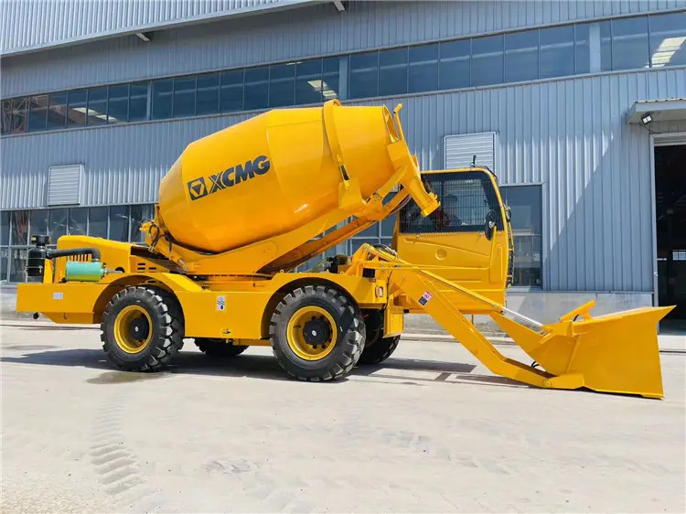 XCMG Official 4 cubic meters Self Loading Rough Terrain Concrete Mixers for Sale - Betonvedējs: foto 4 XCMG Official 4 cubic meters Self Loading Rough Terrain Concrete Mixers for Sale - Betonvedējs: foto 4