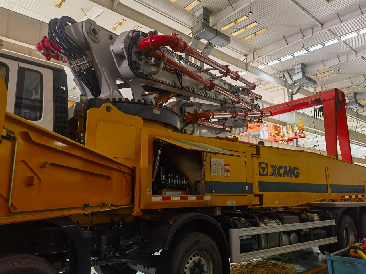 XCMG Official 60m Concrete Pump Machine HB60V Used Concrete Pump Truck For Sale - Betona sūknis: foto 3 XCMG Official 60m Concrete Pump Machine HB60V Used Concrete Pump Truck For Sale - Betona sūknis: foto 3