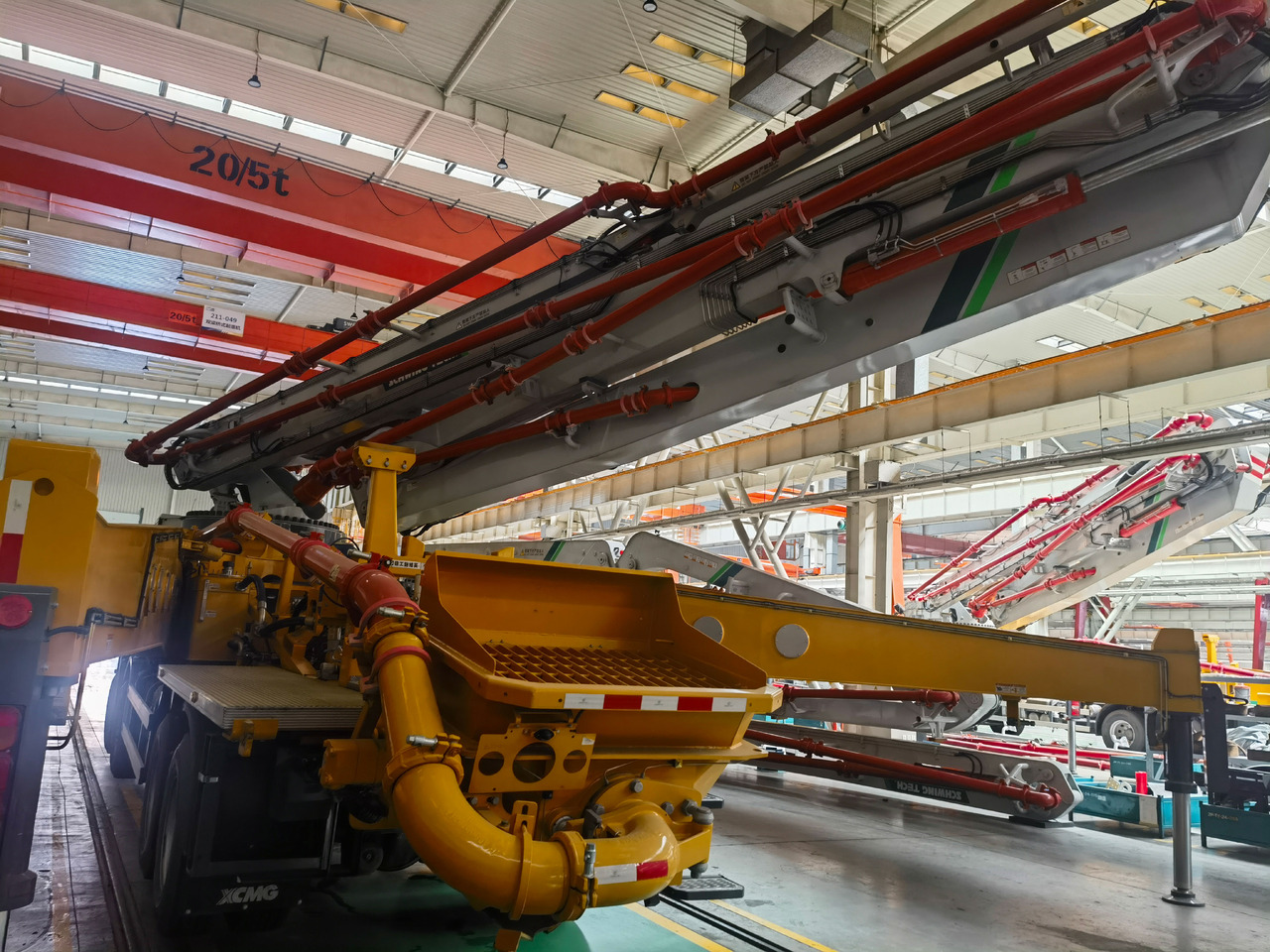 XCMG Official 60m Concrete Pump Machine HB60V Used Concrete Pump Truck For Sale - Betona sūknis: foto 4 XCMG Official 60m Concrete Pump Machine HB60V Used Concrete Pump Truck For Sale - Betona sūknis: foto 4