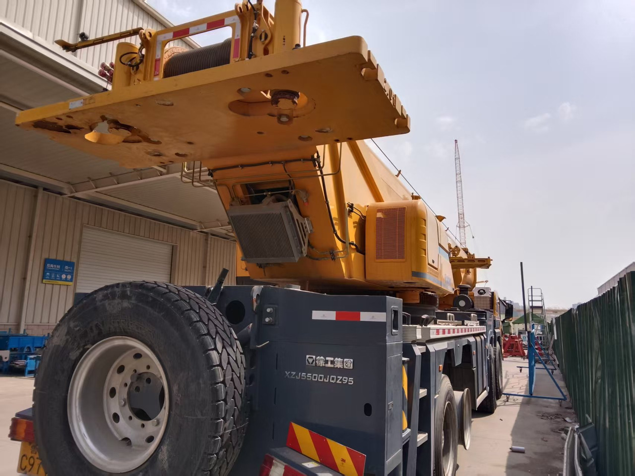 XCMG Official 95 Ton Used boom Truck Crane XCT95L7 Mobile Crane Machine - Autoceltnis: foto 4 XCMG Official 95 Ton Used boom Truck Crane XCT95L7 Mobile Crane Machine - Autoceltnis: foto 4