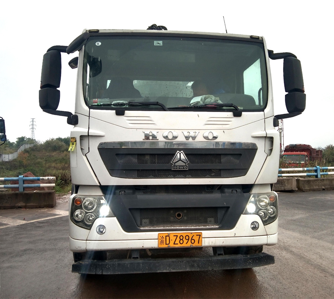 XCMG Official Concrete Machinery HB37V 37m Used Concrete Pump Truck With High Quality - Betona sūknis: foto 2 XCMG Official Concrete Machinery HB37V 37m Used Concrete Pump Truck With High Quality - Betona sūknis: foto 2