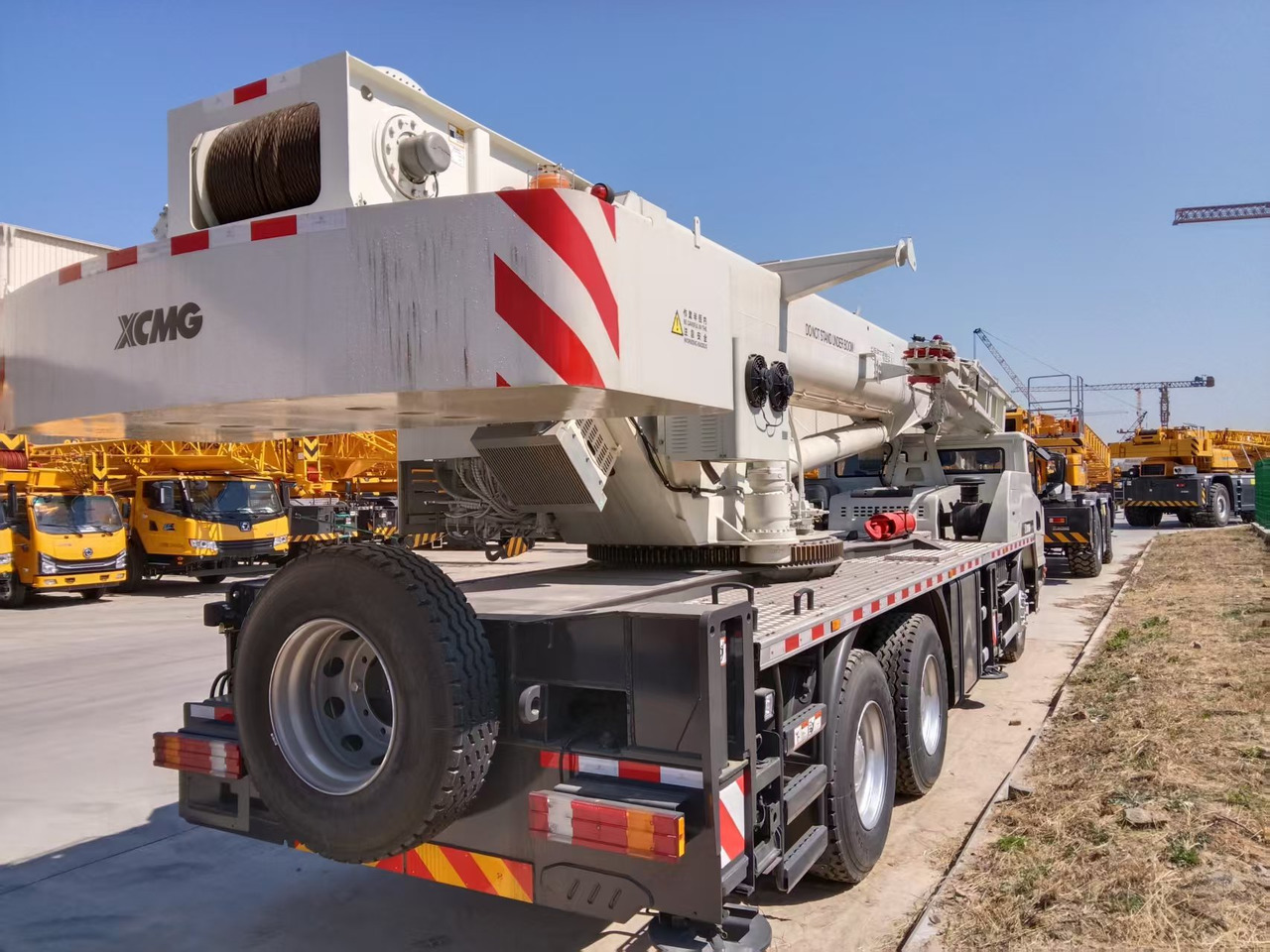 XCMG Official Construction Mini Mobile Crane QY30_TW 30 ton Used Small Hydraulic Crane Price - Autoceltnis: foto 2 XCMG Official Construction Mini Mobile Crane QY30_TW 30 ton Used Small Hydraulic Crane Price - Autoceltnis: foto 2