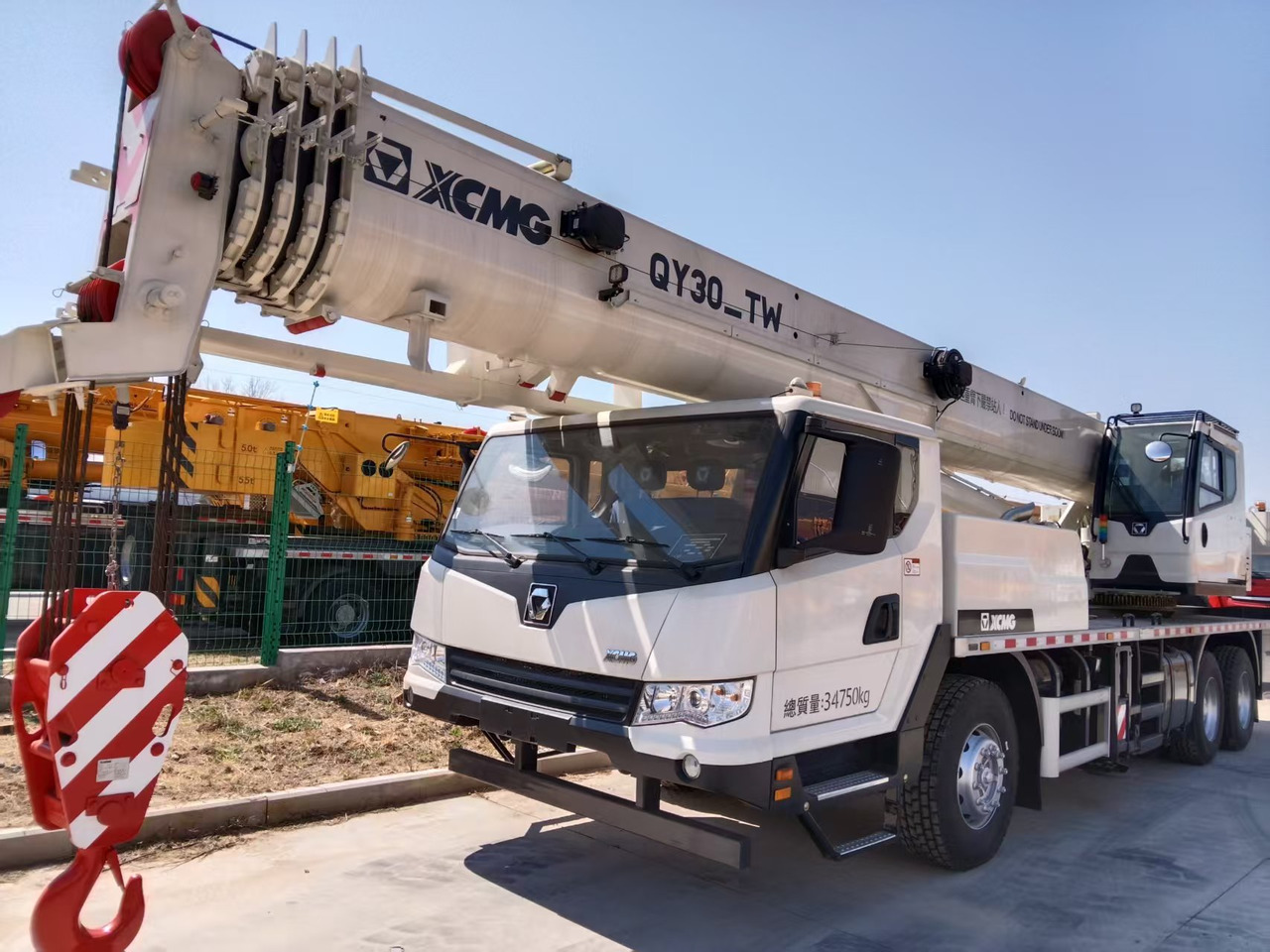 XCMG Official Construction Mini Mobile Crane QY30_TW 30 ton Used Small Hydraulic Crane Price - Autoceltnis: foto 5 XCMG Official Construction Mini Mobile Crane QY30_TW 30 ton Used Small Hydraulic Crane Price - Autoceltnis: foto 5