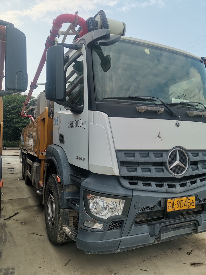 XCMG Official HB52V Used Mobile Concrete Pump 52m Truck Mounted Concrete Pump Price - Betona sūknis: foto 2 XCMG Official HB52V Used Mobile Concrete Pump 52m Truck Mounted Concrete Pump Price - Betona sūknis: foto 2