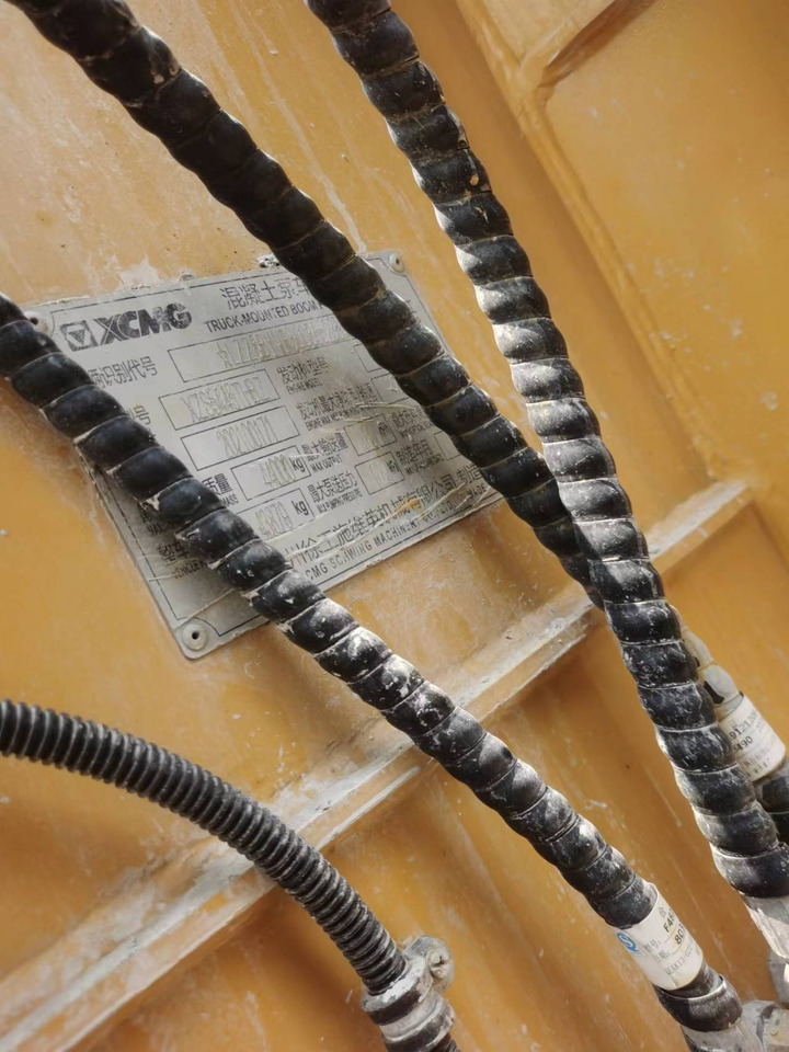 XCMG Official HB62V Concrete Pump Truck 4 Axle 62m Used Hydraulic Concrete Boom Pump Truck - Betona sūknis: foto 5 XCMG Official HB62V Concrete Pump Truck 4 Axle 62m Used Hydraulic Concrete Boom Pump Truck - Betona sūknis: foto 5