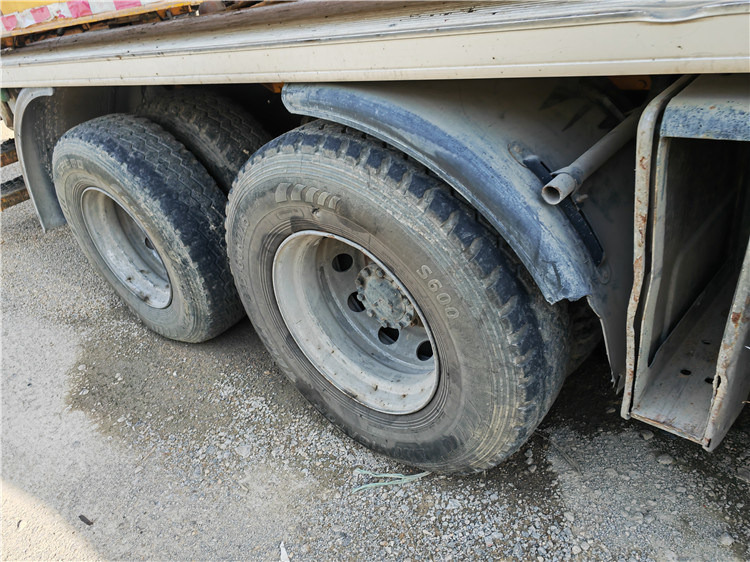 XCMG Official Hb56K Second Hand 56m Truck-Mounted Concrete Pump Truck for Sale - Betona sūknis: foto 5 XCMG Official Hb56K Second Hand 56m Truck-Mounted Concrete Pump Truck for Sale - Betona sūknis: foto 5