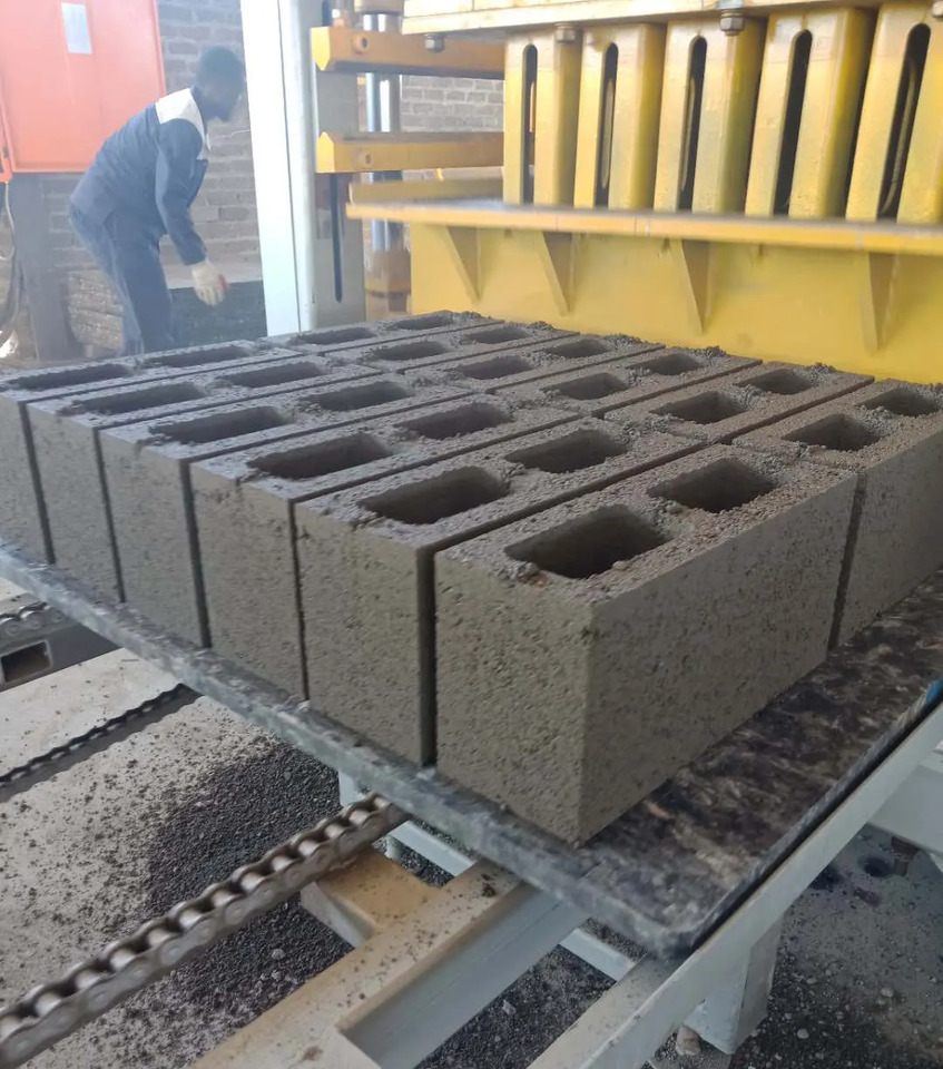XCMG Official MM8-15 Block Making Machine for Make Clay Brick - Vibropress: foto 3 XCMG Official MM8-15 Block Making Machine for Make Clay Brick - Vibropress: foto 3