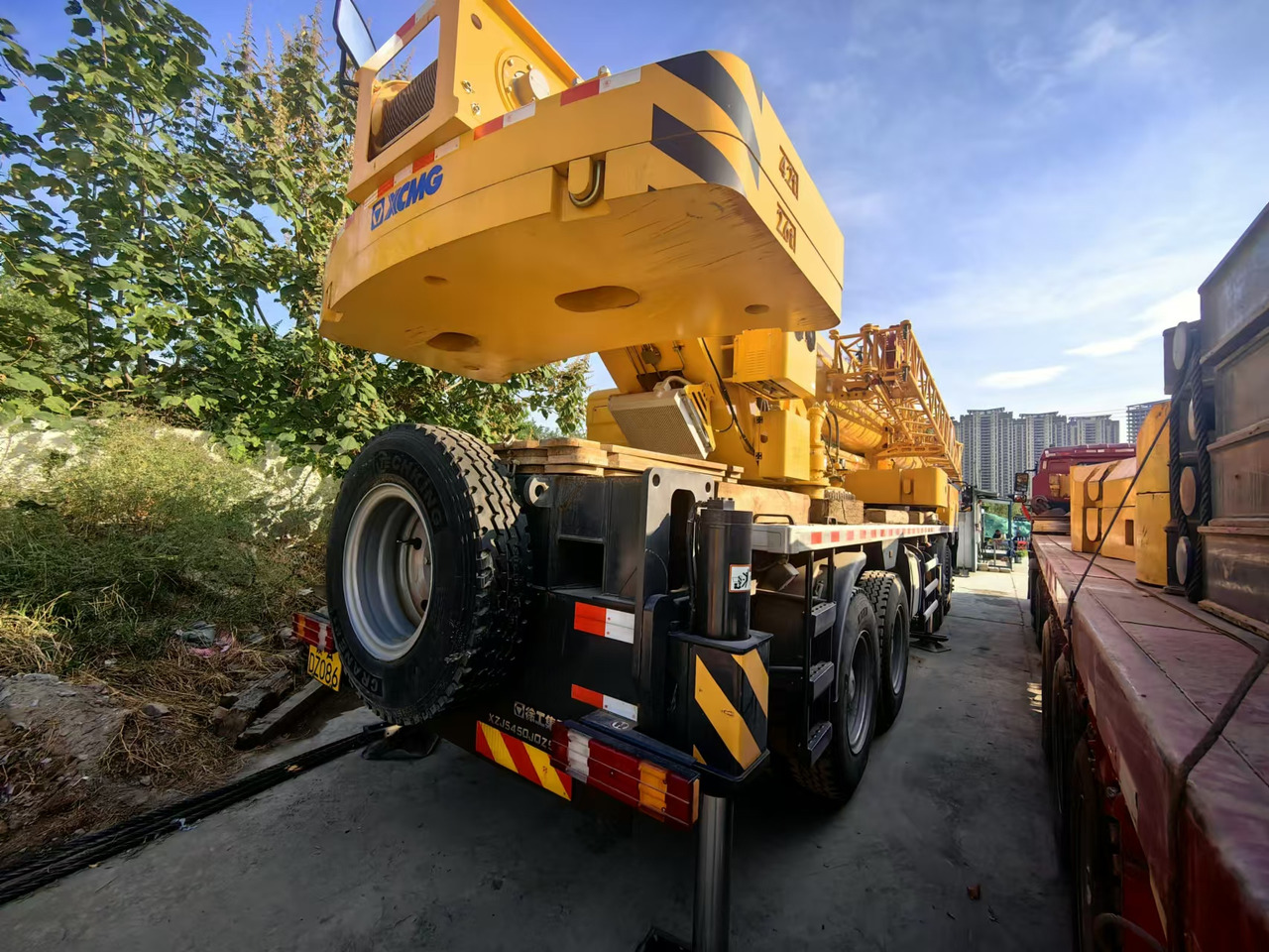 XCMG Official QY55K5C_2 Used Truck Mounted Crane 55ton Mobile Hydraulic Crane Price For Sale - Autoceltnis: foto 4 XCMG Official QY55K5C_2 Used Truck Mounted Crane 55ton Mobile Hydraulic Crane Price For Sale - Autoceltnis: foto 4