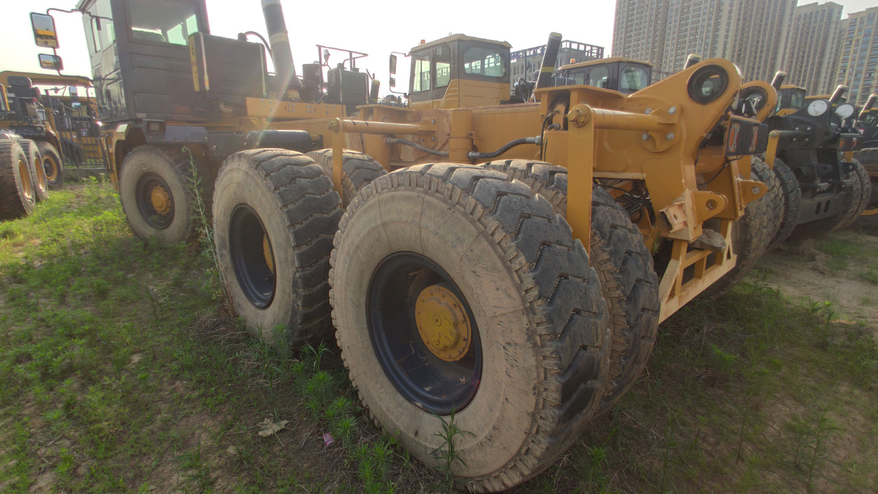 XCMG Official Second Hand 70 Ton 6x4 Dump Truck XDM80 China Tipper Trucks For Sale - Bezceļu pašizgāzējs: foto 3 XCMG Official Second Hand 70 Ton 6x4 Dump Truck XDM80 China Tipper Trucks For Sale - Bezceļu pašizgāzējs: foto 3