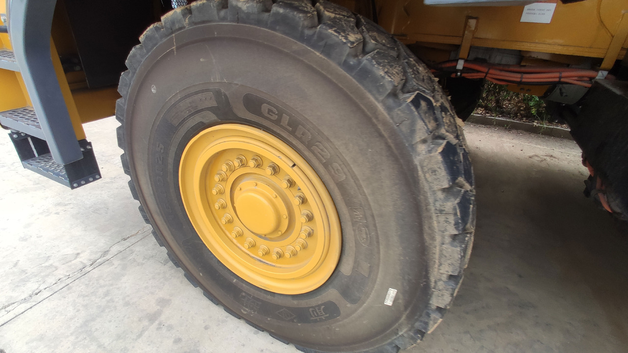 Bezceļu pašizgāzējs XCMG Official Second Hand Chinese Tipper Truck 72 Ton XDR80TE  Mining Dump Truck Price: foto 7