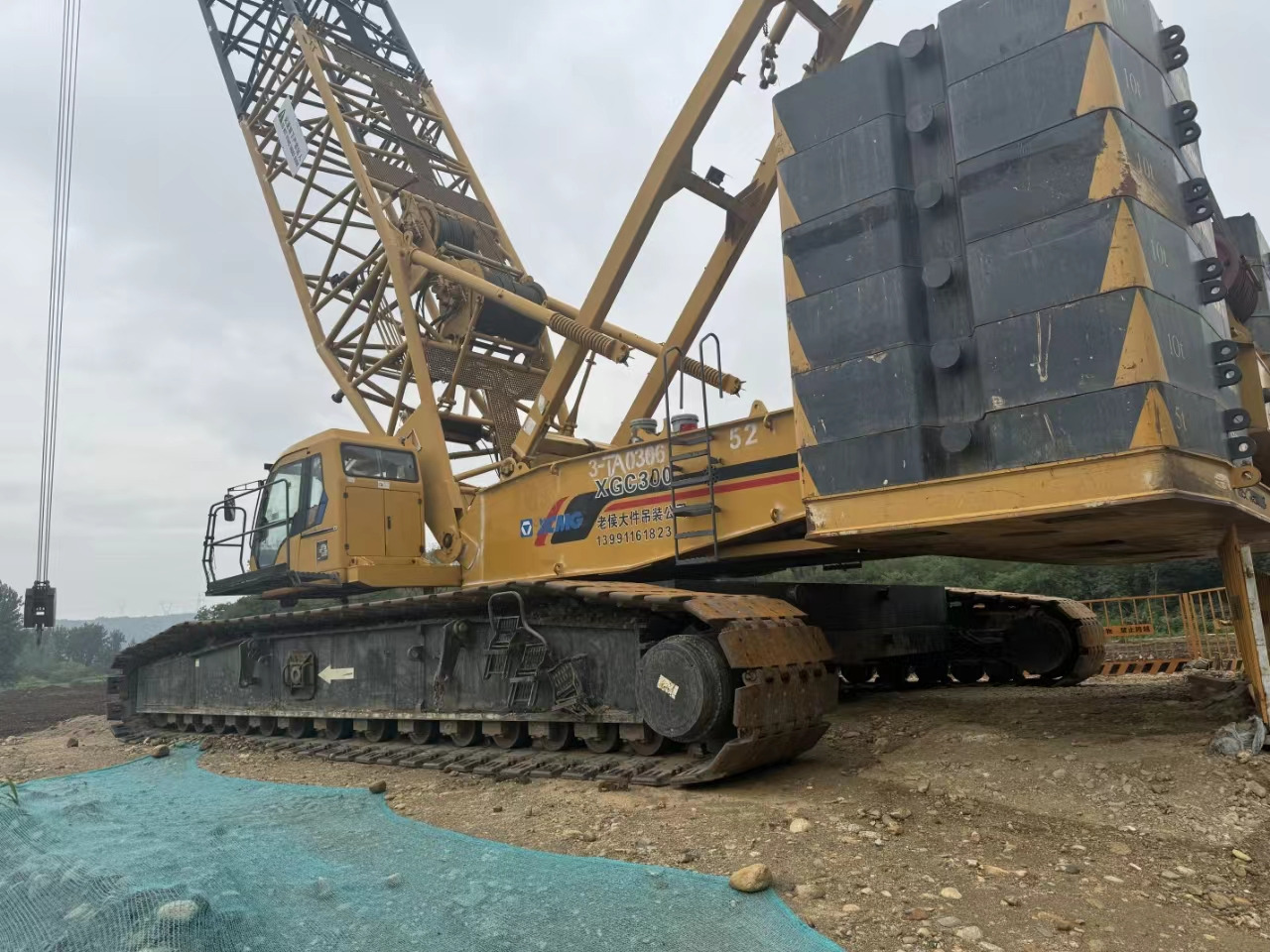 XCMG Official Second Hand Crawler Crane Lifting Equipment Mobile XGC300 300 Ton Crane Price - Kāpurķēžu celtnis: foto 2 XCMG Official Second Hand Crawler Crane Lifting Equipment Mobile XGC300 300 Ton Crane Price - Kāpurķēžu celtnis: foto 2