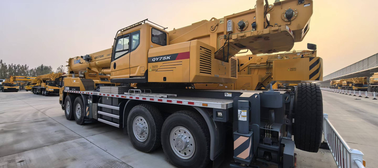 XCMG Official Second Hand Hydraulic Truck Crane QY75K 75ton Mobile Crane For Sale - Autoceltnis: foto 2 XCMG Official Second Hand Hydraulic Truck Crane QY75K 75ton Mobile Crane For Sale - Autoceltnis: foto 2