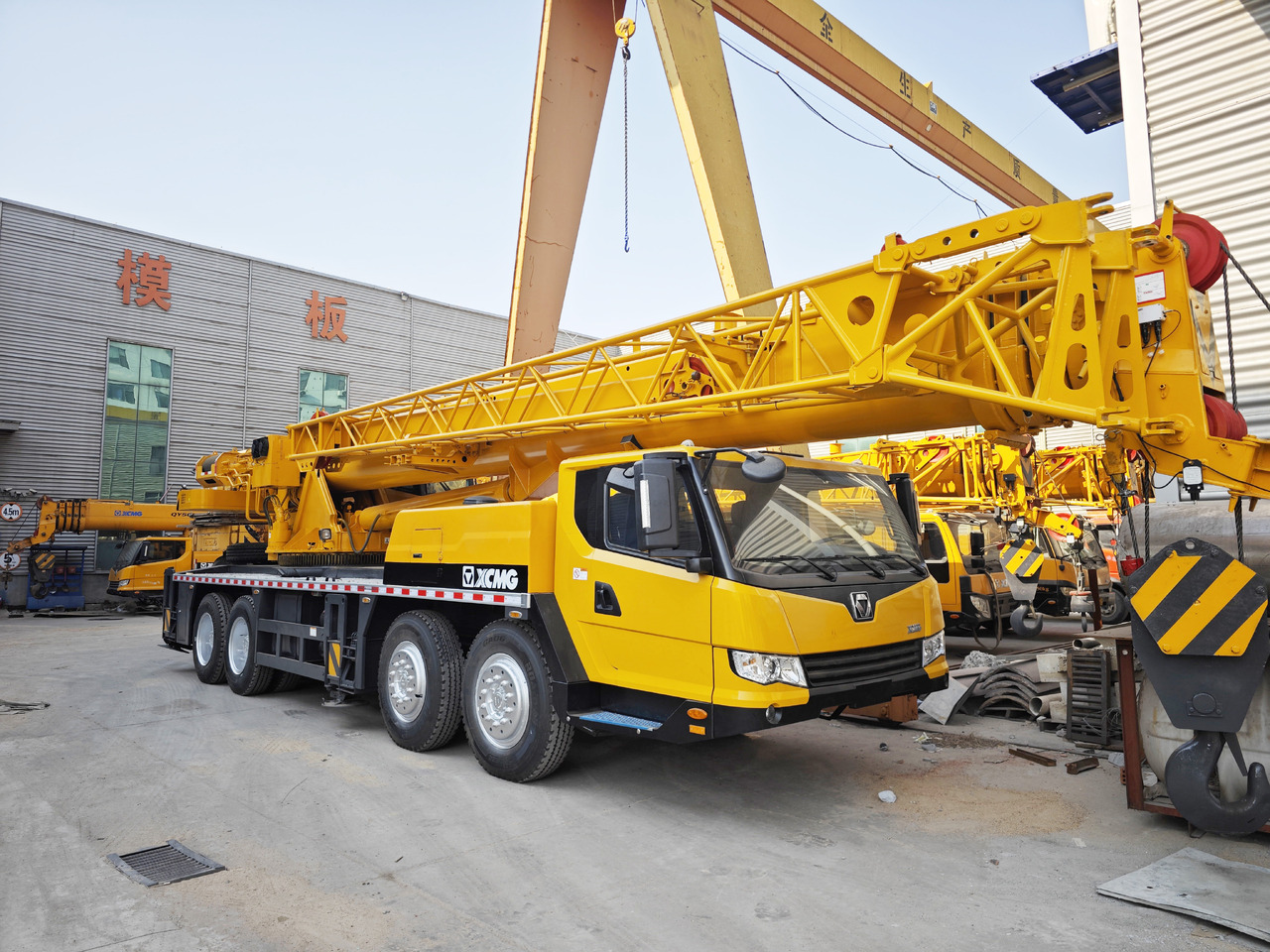 XCMG Official Second Hand Mobile Crane 50 Ton Hydraulic Truck Crane Price - Autoceltnis: foto 2 XCMG Official Second Hand Mobile Crane 50 Ton Hydraulic Truck Crane Price - Autoceltnis: foto 2