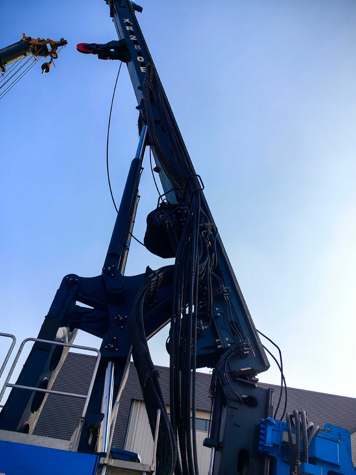 XCMG Official Second Hand XR240E 80m Rotary Drilling Rig Machine Hot Sale - Urbšanas mašīna: foto 4 XCMG Official Second Hand XR240E 80m Rotary Drilling Rig Machine Hot Sale - Urbšanas mašīna: foto 4