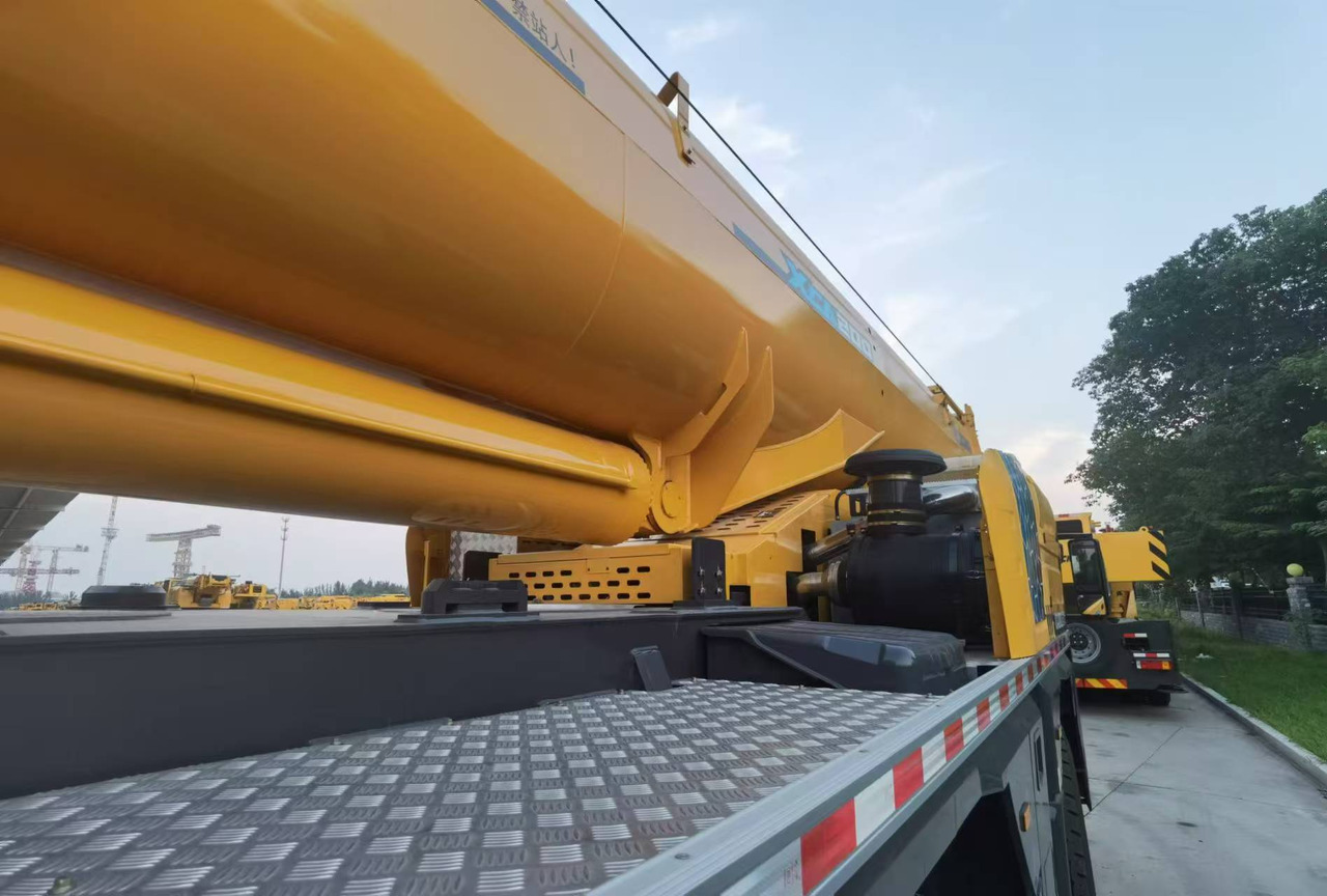 XCMG Official Used 200ton Truck Lifting Crane XCA200L8 Hydraulic Mobile Crane Price List līzingu XCMG Official Used 200ton Truck Lifting Crane XCA200L8 Hydraulic Mobile Crane Price List: foto 6