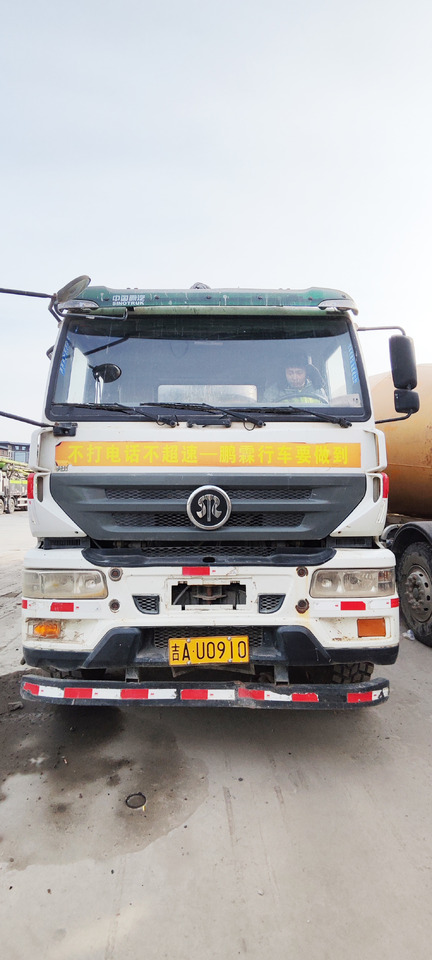 XCMG Official Used Concrete Pump Truck HB37V 37 Meters Cement Pump Machine Price For Sale - Betona sūknis: foto 5 XCMG Official Used Concrete Pump Truck HB37V 37 Meters Cement Pump Machine Price For Sale - Betona sūknis: foto 5