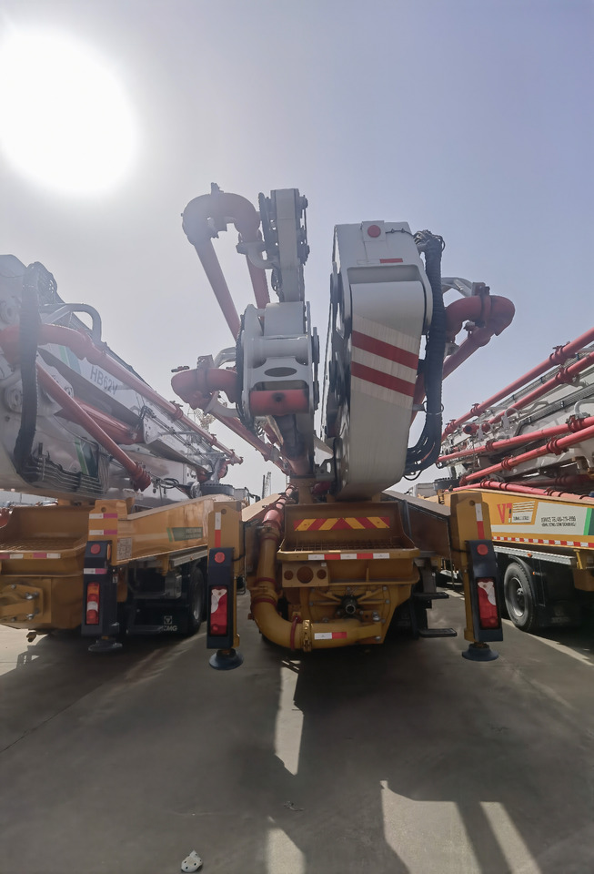 XCMG Official Used Diesel Concrete Pump 62m HB62V Truck-mounted Concrete Pump Hot Sale - Betona sūknis: foto 5 XCMG Official Used Diesel Concrete Pump 62m HB62V Truck-mounted Concrete Pump Hot Sale - Betona sūknis: foto 5