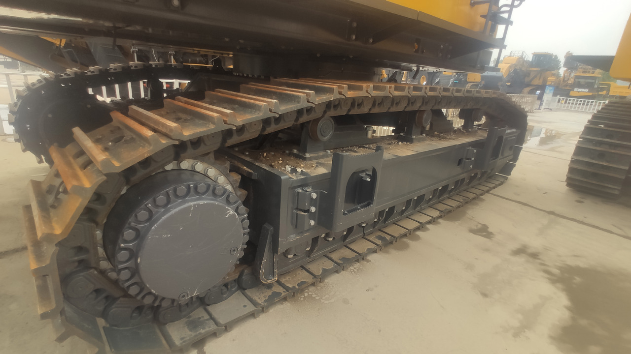 XCMG Official Used Heavy Duty Crawler Excavators XE1050 100Ton Mine Excavator For Sale - Kāpurķēžu ekskavators: foto 4 XCMG Official Used Heavy Duty Crawler Excavators XE1050 100Ton Mine Excavator For Sale - Kāpurķēžu ekskavators: foto 4