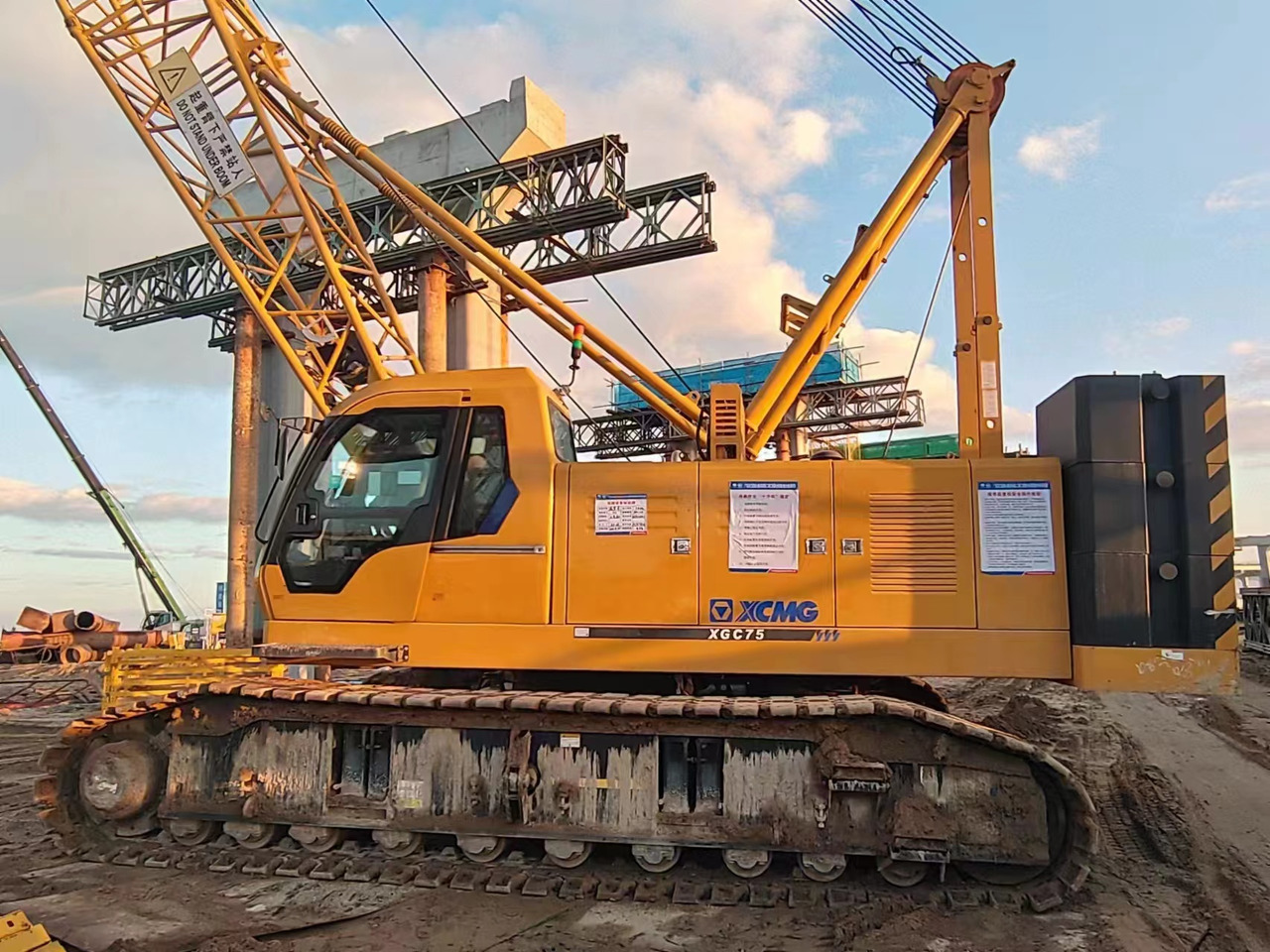 XCMG Official Used Mini Mobile Crane XGC75 75 Ton Crawler Crane With Cheap Price - Kāpurķēžu celtnis: foto 2 XCMG Official Used Mini Mobile Crane XGC75 75 Ton Crawler Crane With Cheap Price - Kāpurķēžu celtnis: foto 2