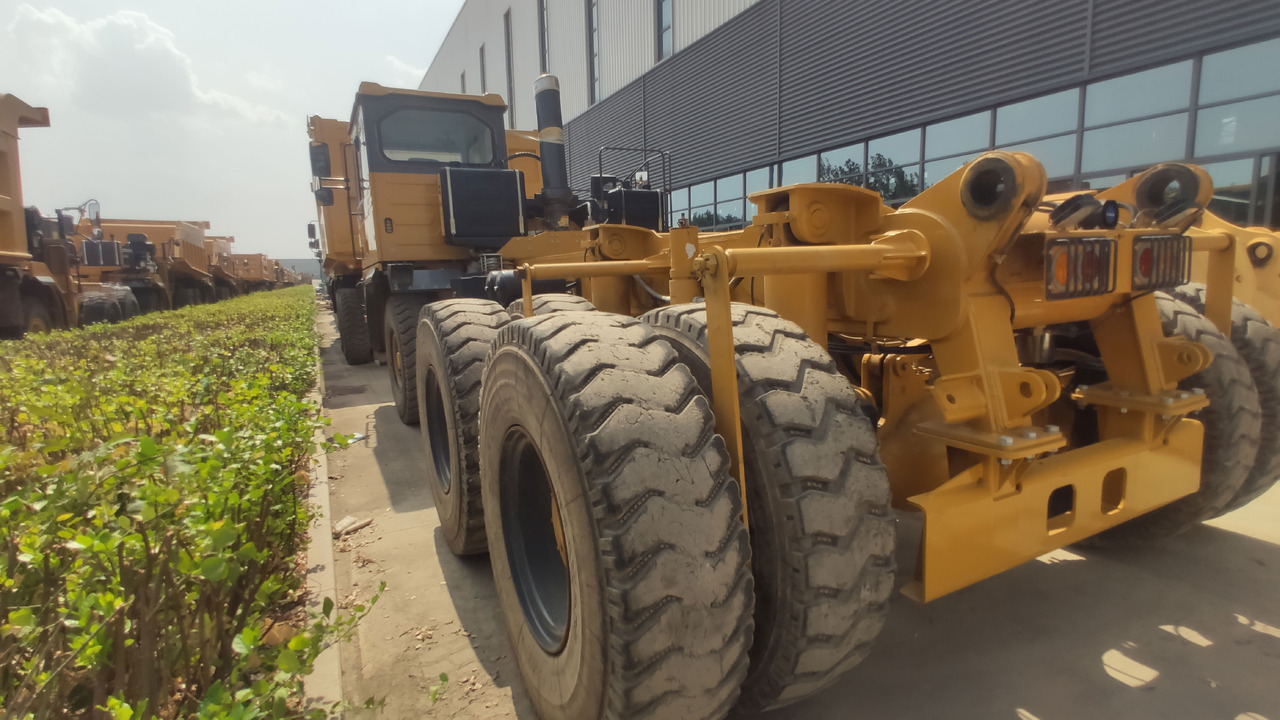 XCMG Official Used Mining Dump Trucks XDR80T 70 Ton Dumper Truck For Sale - Bezceļu pašizgāzējs: foto 4 XCMG Official Used Mining Dump Trucks XDR80T 70 Ton Dumper Truck For Sale - Bezceļu pašizgāzējs: foto 4