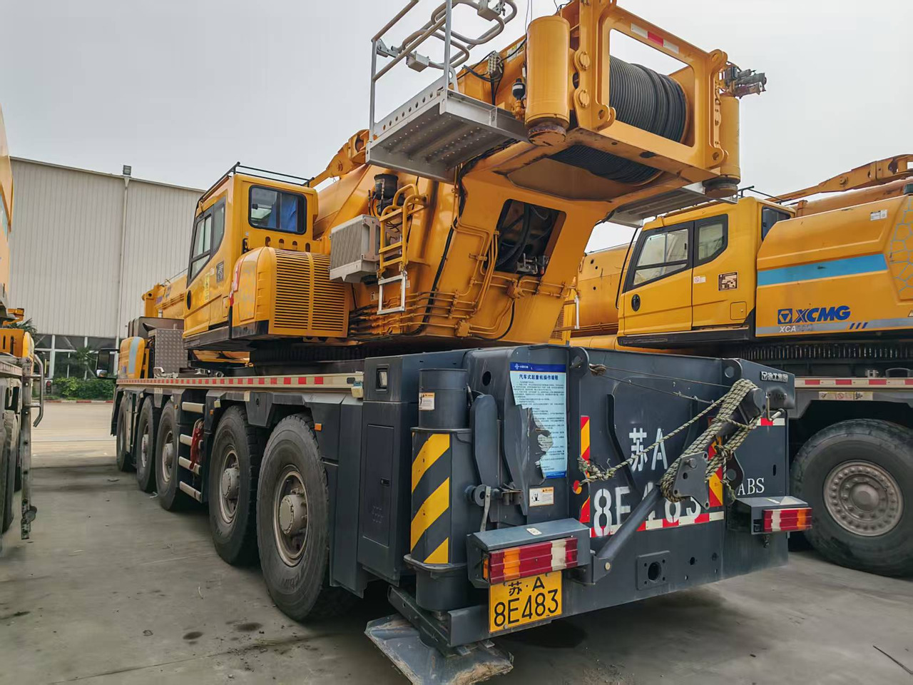 XCMG Official Used Mobile Crane XCA300L8 300Ton 8-Section Truck Crane Hot Sale - Visurgājējs celtnis: foto 4 XCMG Official Used Mobile Crane XCA300L8 300Ton 8-Section Truck Crane Hot Sale - Visurgājējs celtnis: foto 4